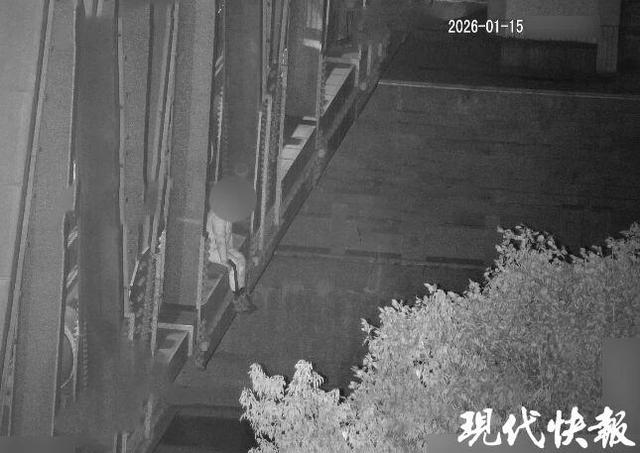 “虽然你是个爷们有些事情也没必要自己扛” 民警的这段话火了！